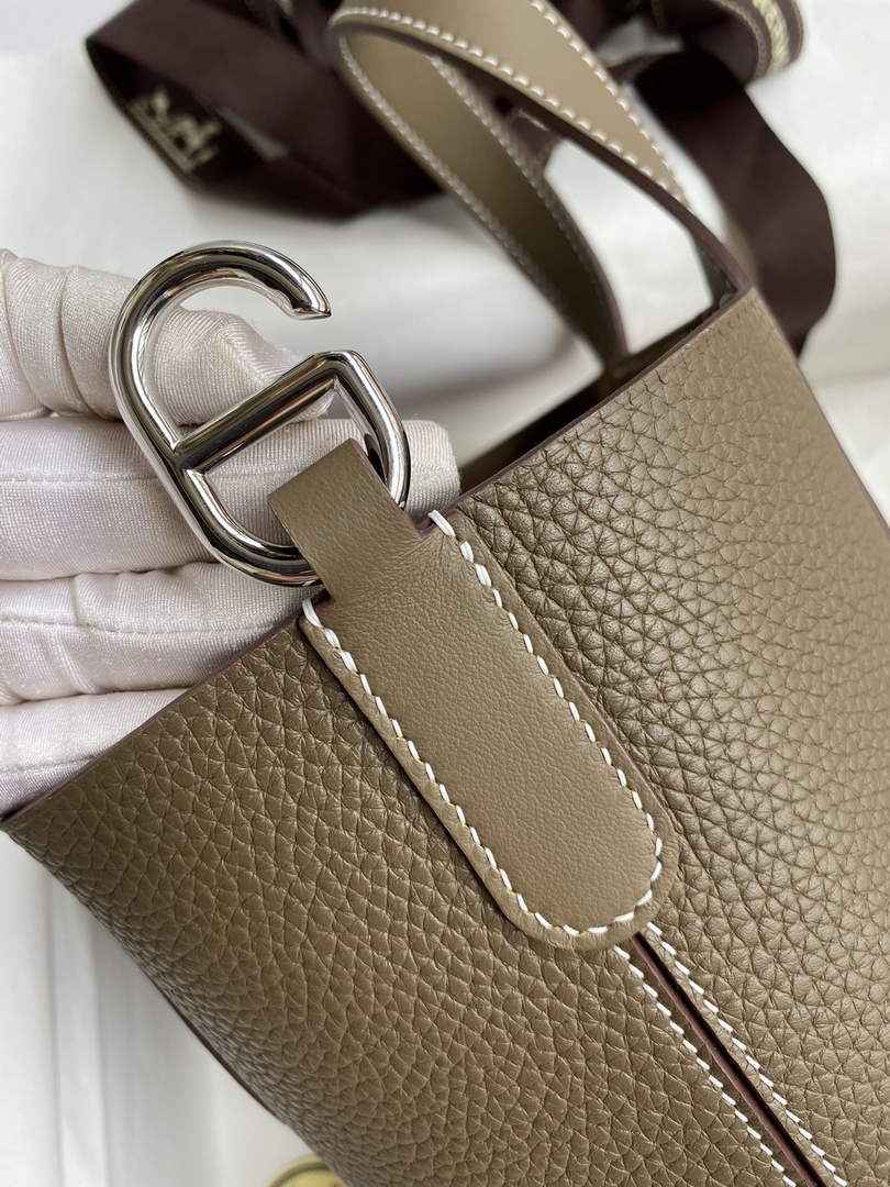 Hermès In-The-Loop 18 Bag Swift Leather H20251810