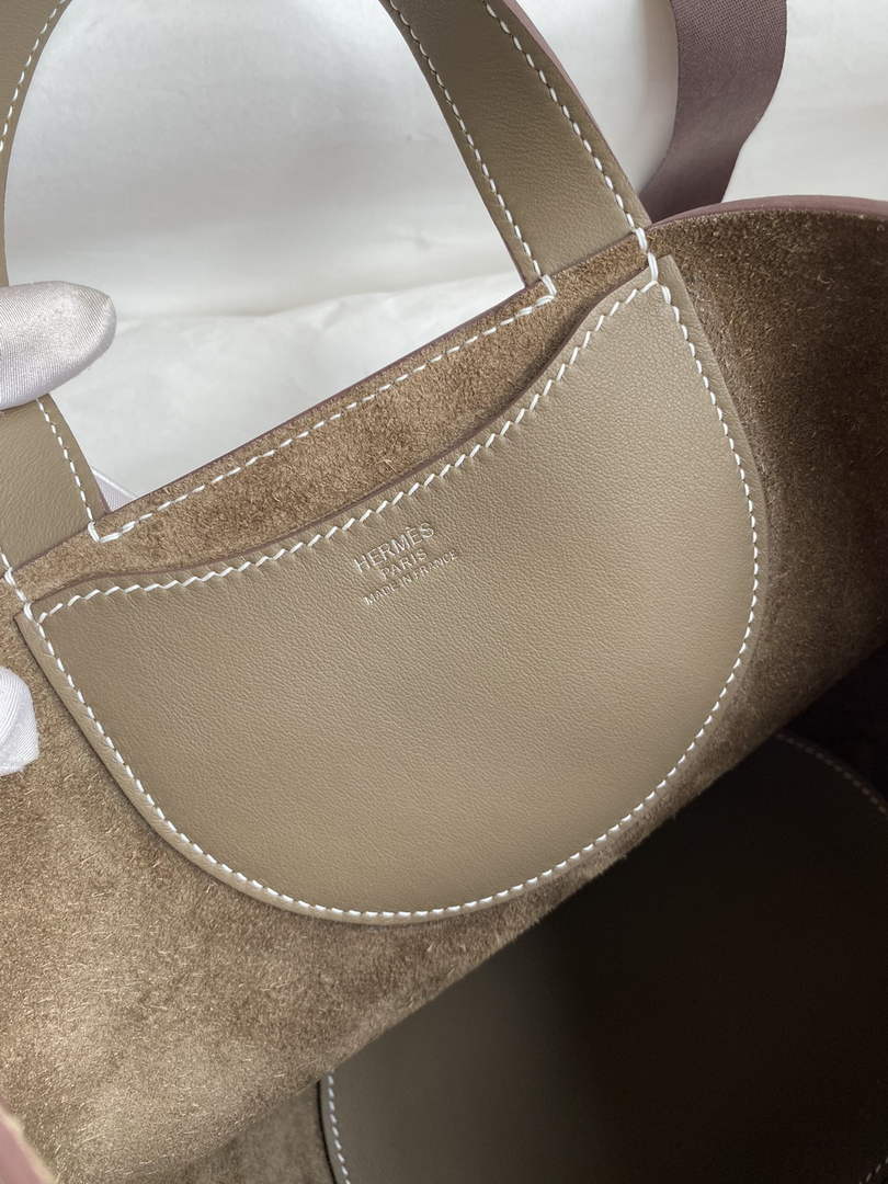 Hermès In-The-Loop 18 Bag Swift Leather H20251810