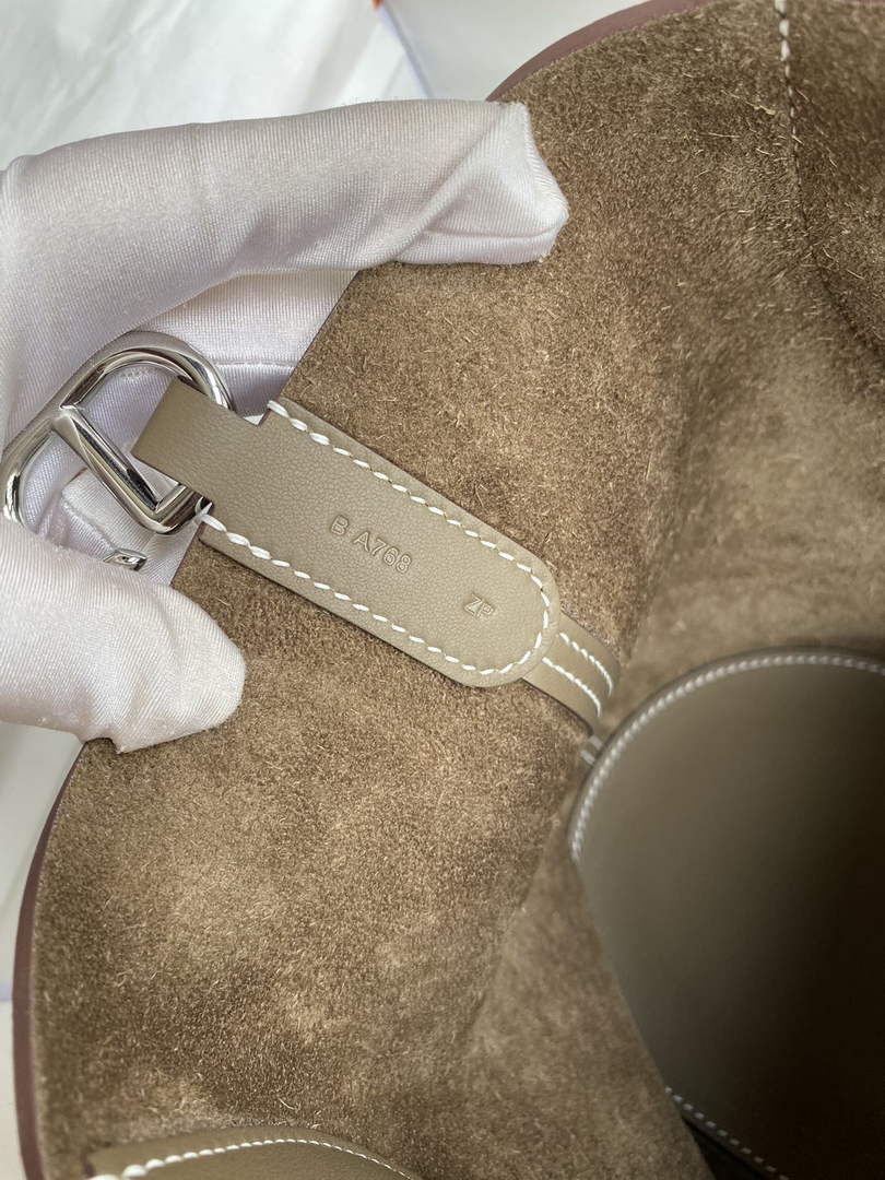 Hermès In-The-Loop 18 Bag Swift Leather H20251810