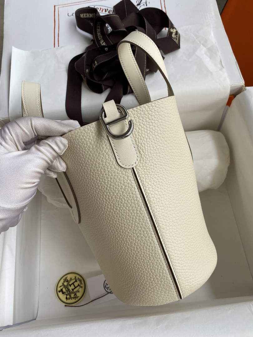 Hermès In-The-Loop 18 Bag Swift Leather H20251802