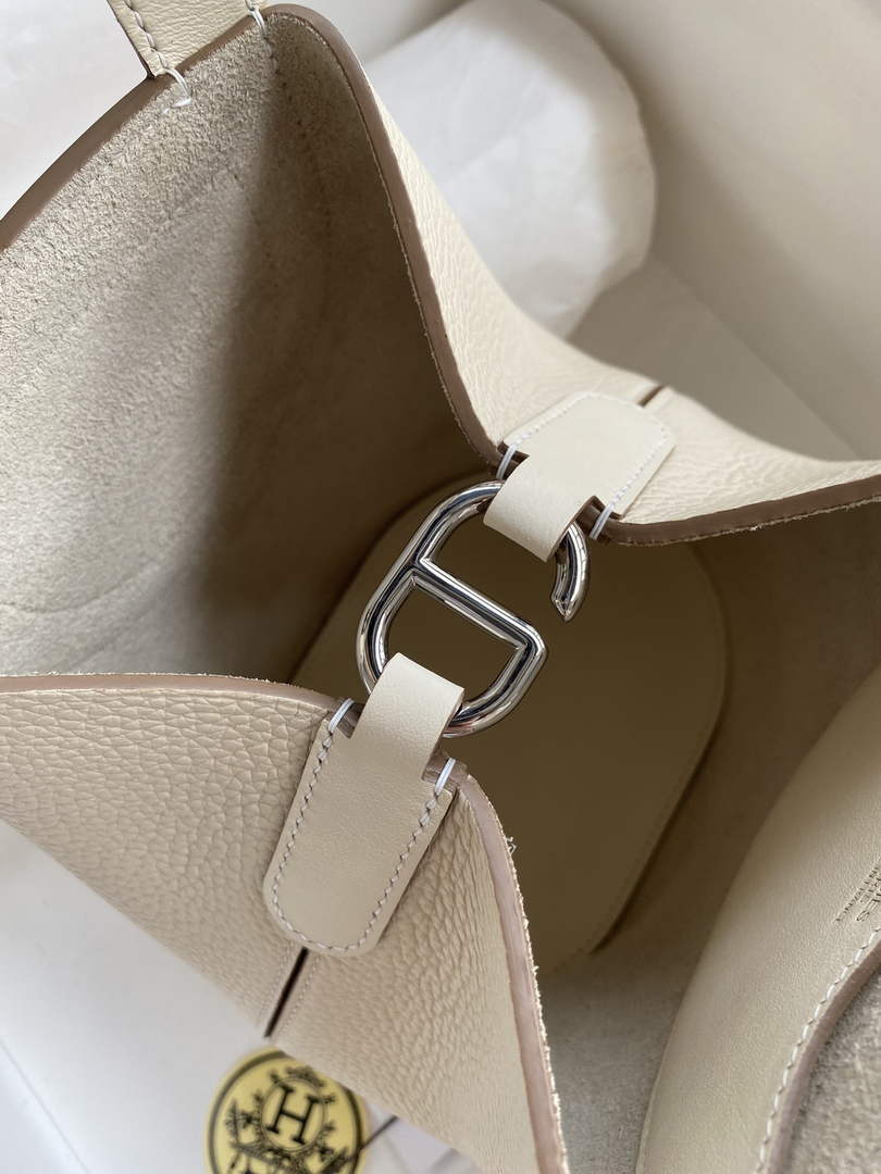 Hermès In-The-Loop 18 Bag Swift Leather H20251802