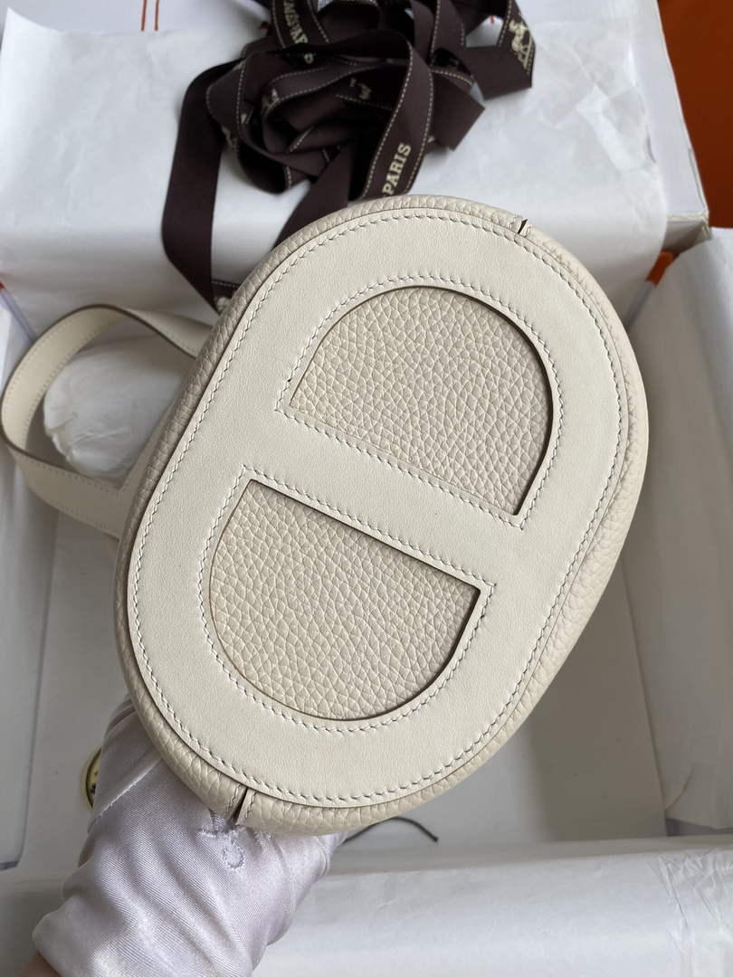 Hermès In-The-Loop 18 Bag Swift Leather H20251802