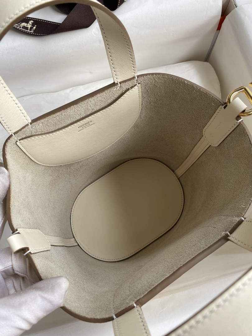 Hermès In-The-Loop 18 Bag Swift Leather H20251803