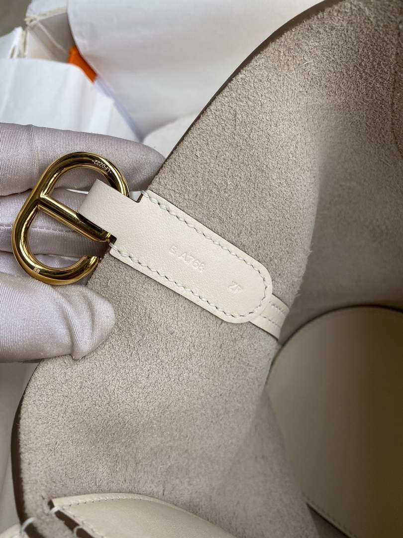 Hermès In-The-Loop 18 Bag Swift Leather H20251803