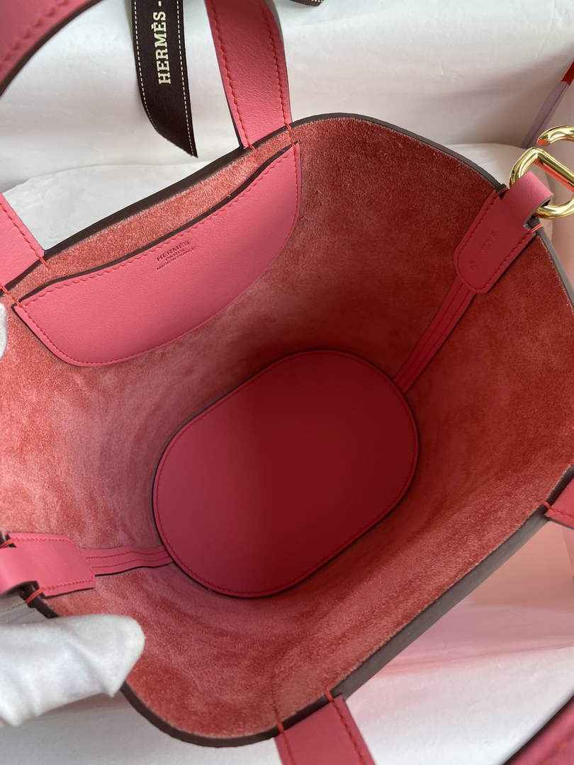Hermès In-The-Loop 18 Bag Swift Leather H20251812