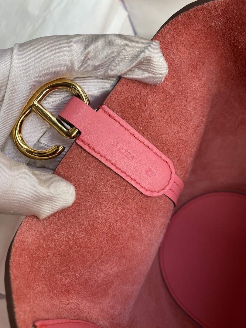 Hermès In-The-Loop 18 Bag Swift Leather H20251812