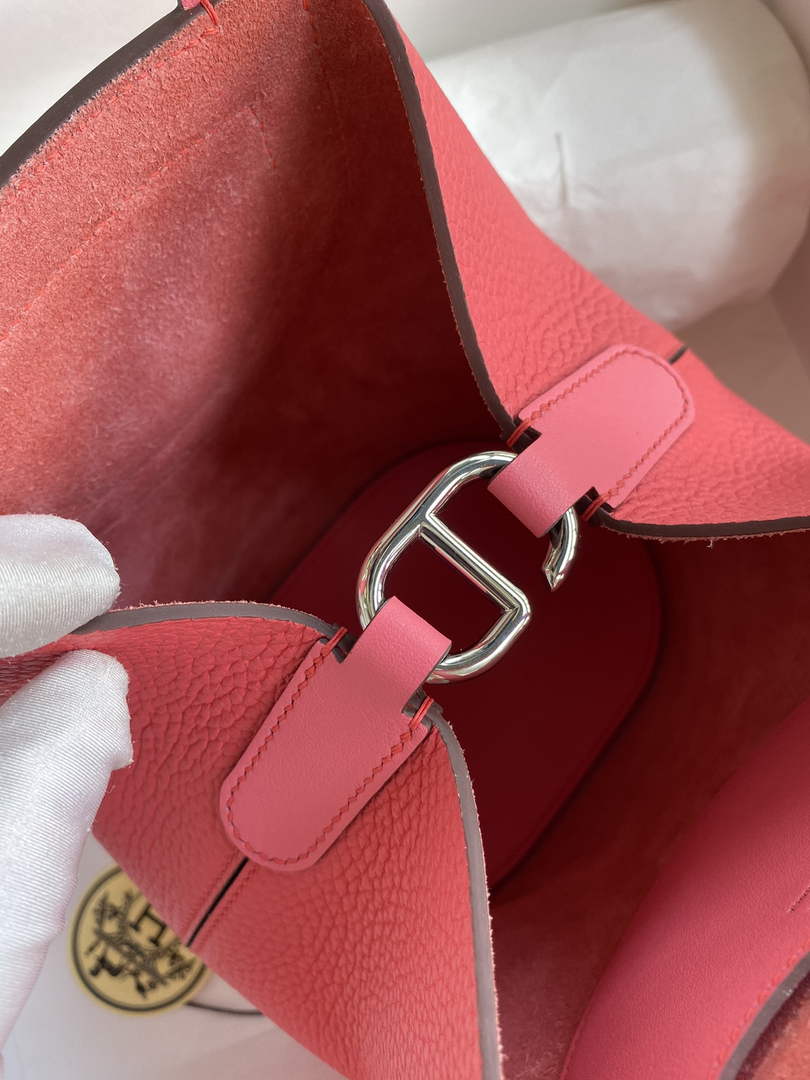 Hermès In-The-Loop 18 Bag Swift Leather H20251813