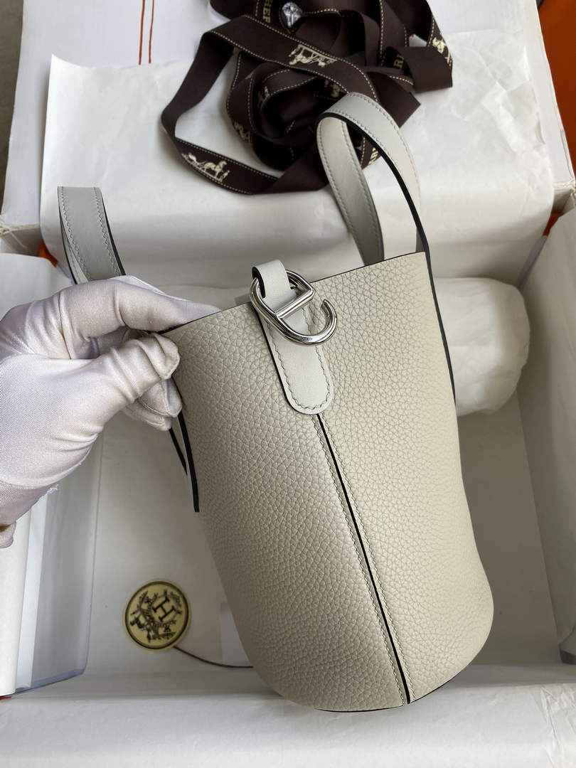 Hermès In-The-Loop 18 Bag Swift Leather H20251815
