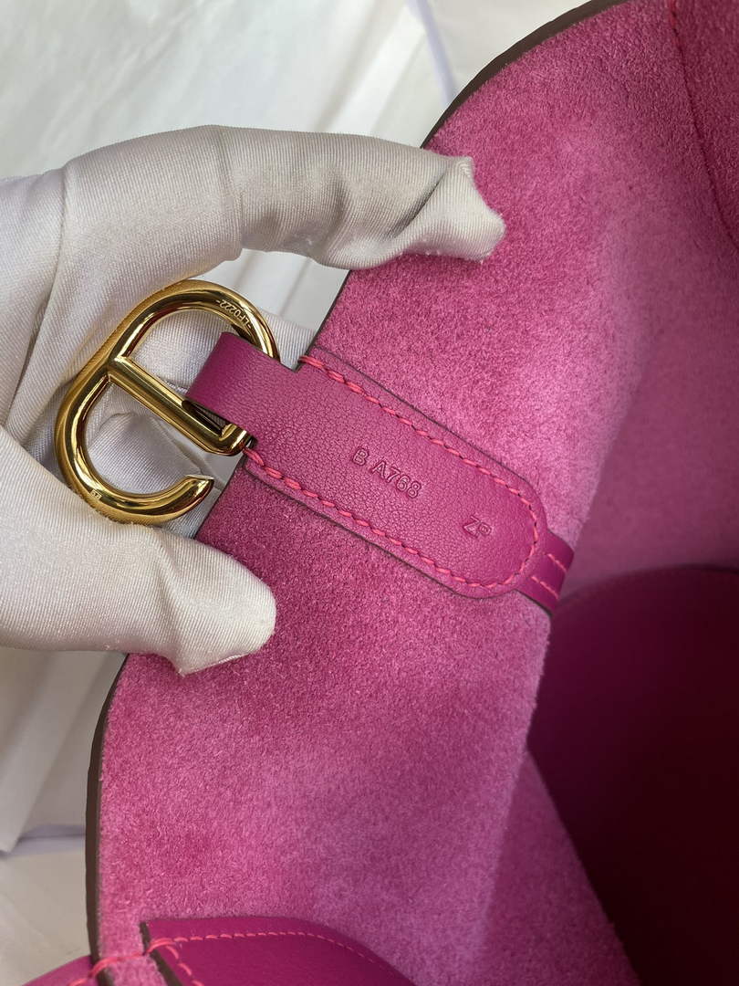Hermès In-The-Loop 18 Bag Swift Leather H20251817