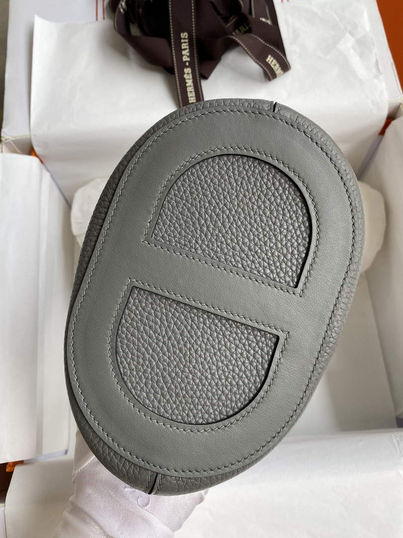 Hermès In-The-Loop 18 Bag Swift Leather H20251818