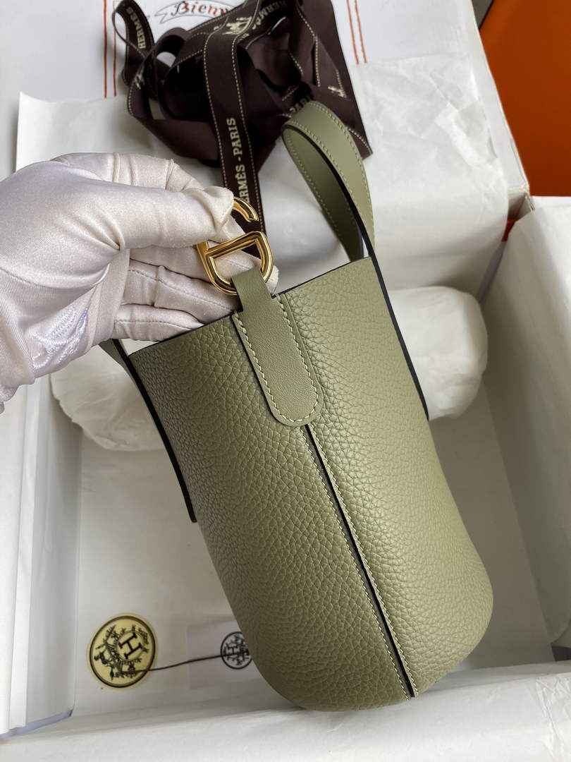 Hermès In-The-Loop 18 Bag Swift Leather H20251820
