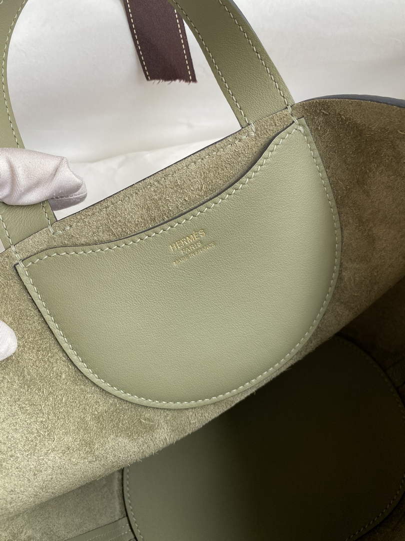 Hermès In-The-Loop 18 Bag Swift Leather H20251820