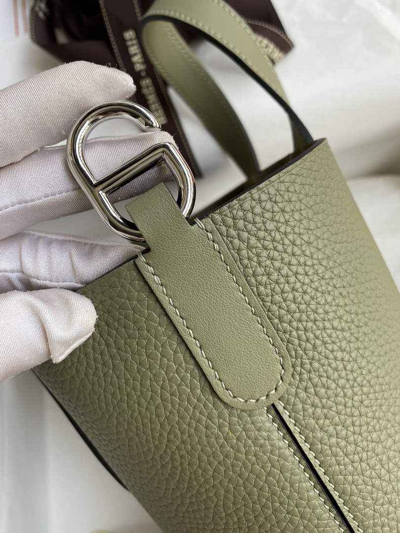 Hermès In-The-Loop 18 Bag Swift Leather H20251821