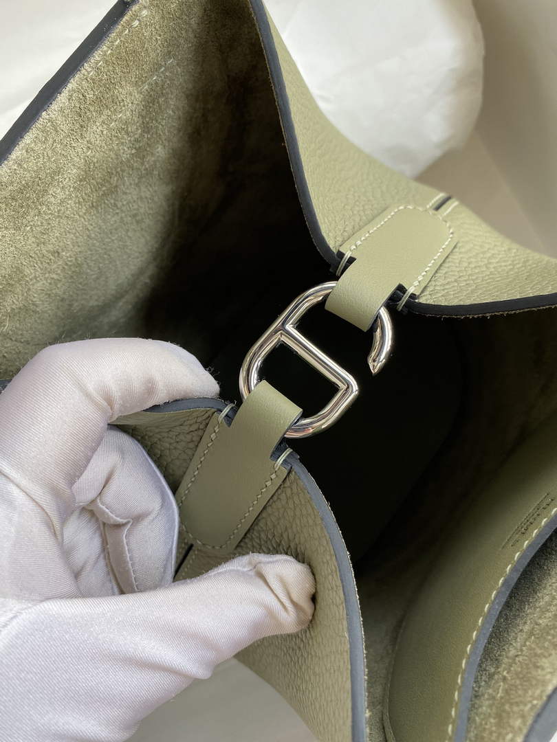 Hermès In-The-Loop 18 Bag Swift Leather H20251821