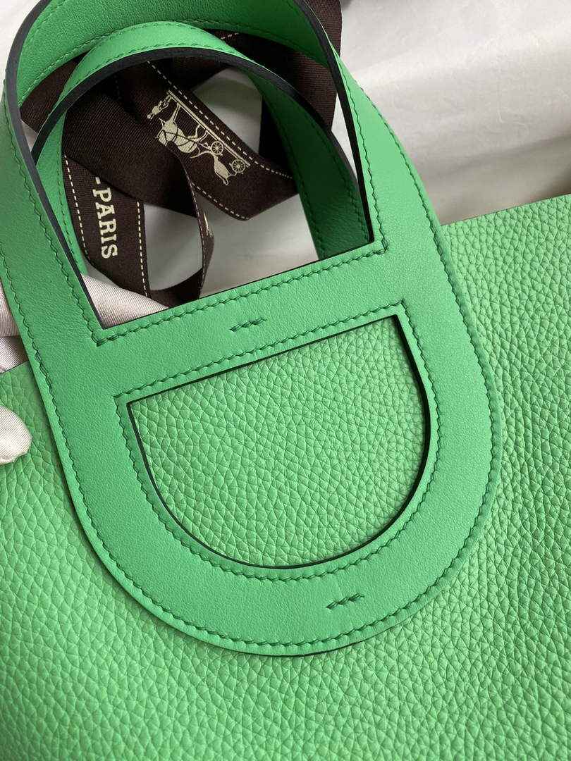 Hermès In-The-Loop 18 Bag Swift Leather H20251822