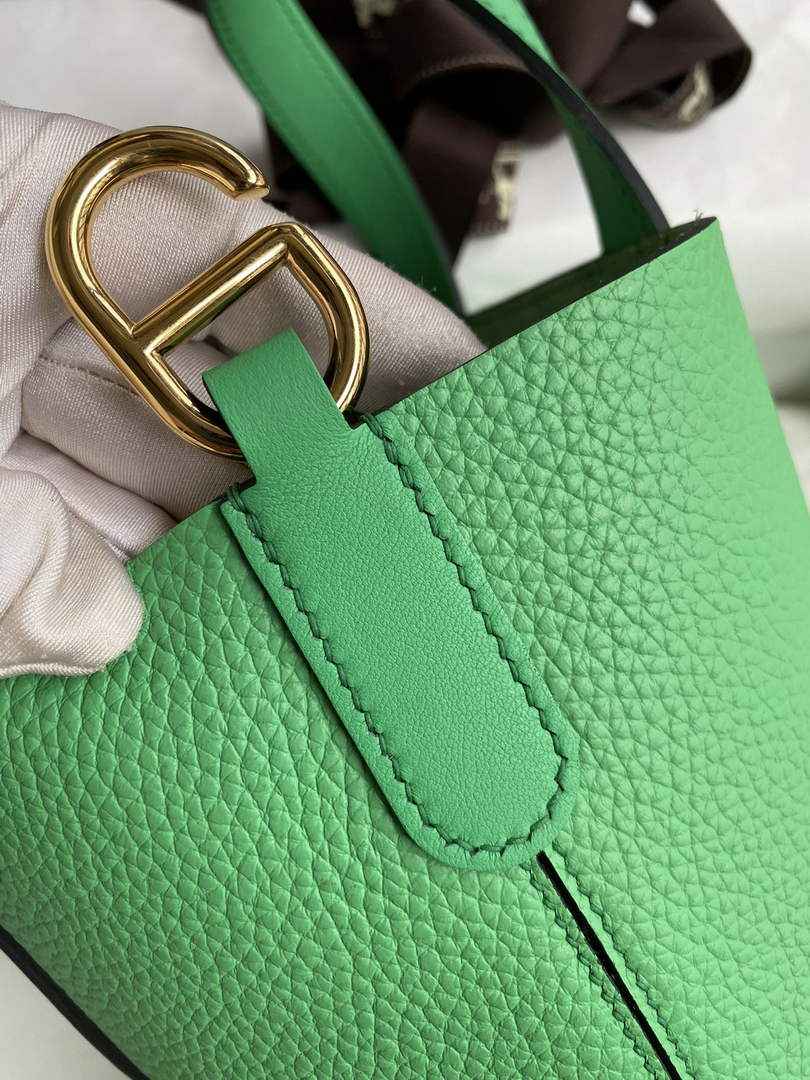 Hermès In-The-Loop 18 Bag Swift Leather H20251822