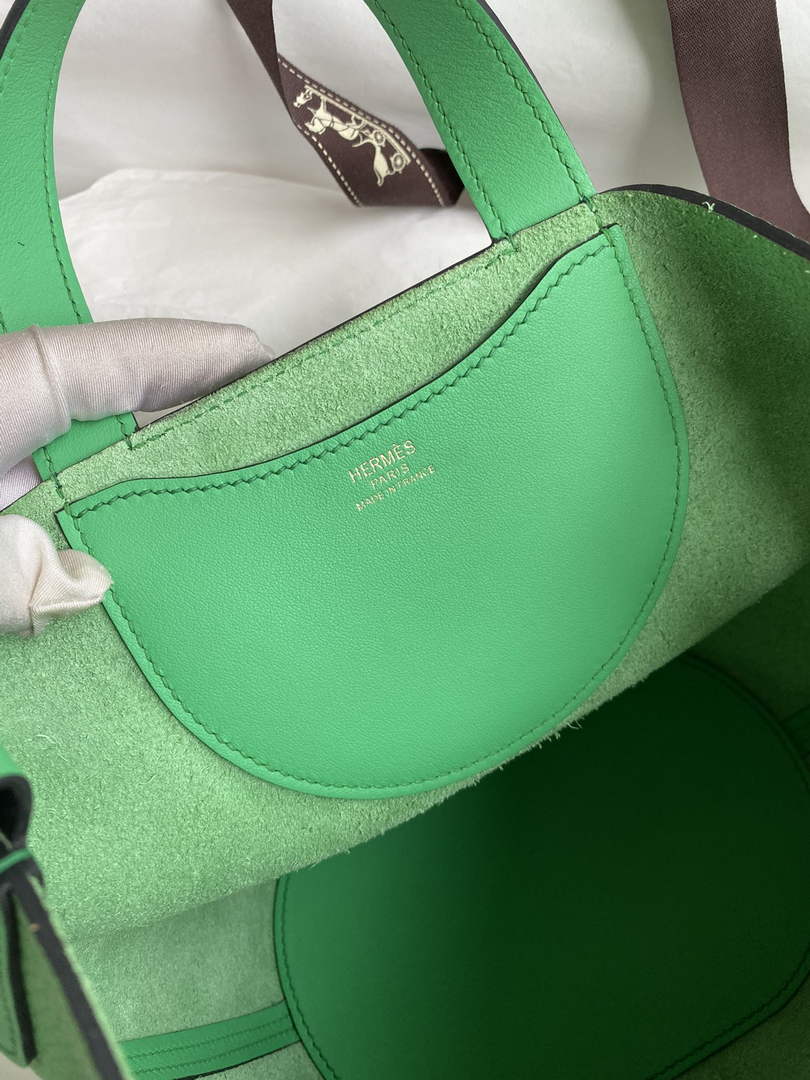 Hermès In-The-Loop 18 Bag Swift Leather H20251822
