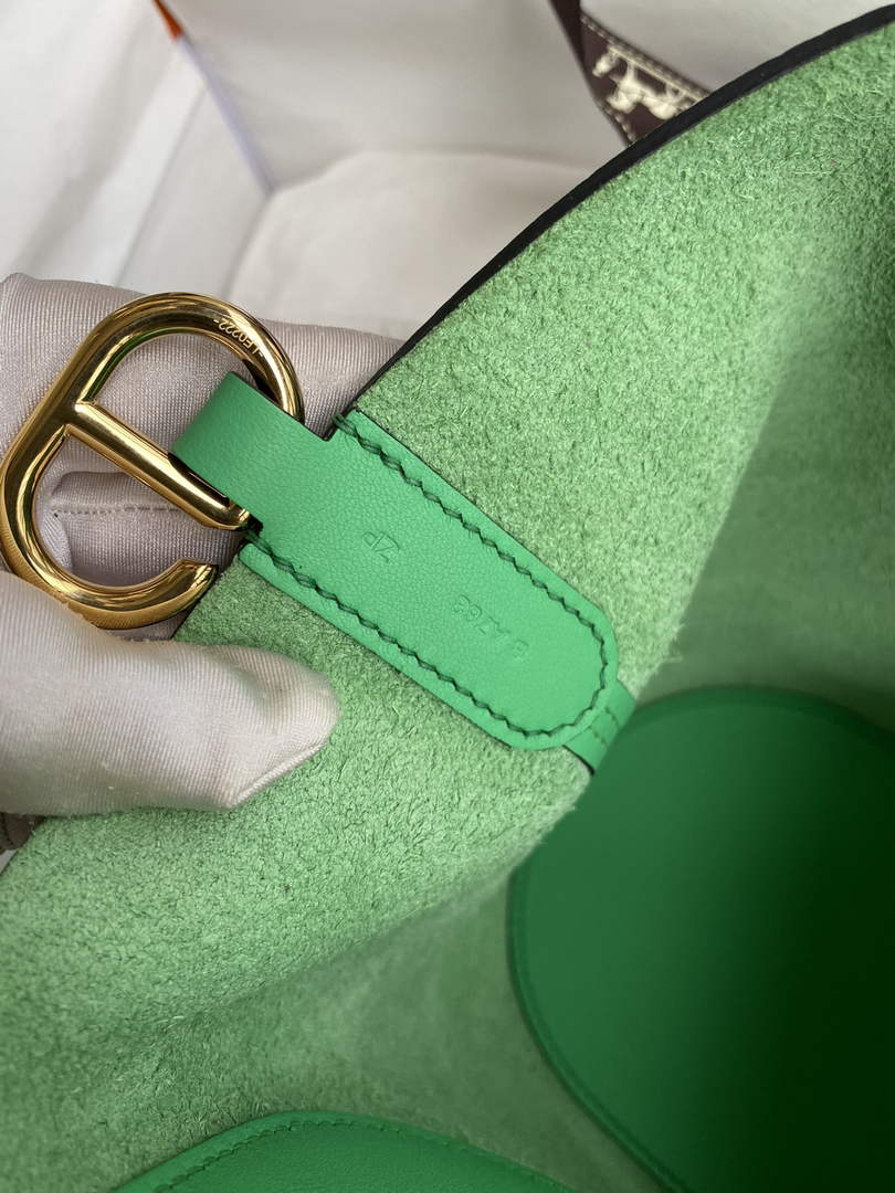 Hermès In-The-Loop 18 Bag Swift Leather H20251822
