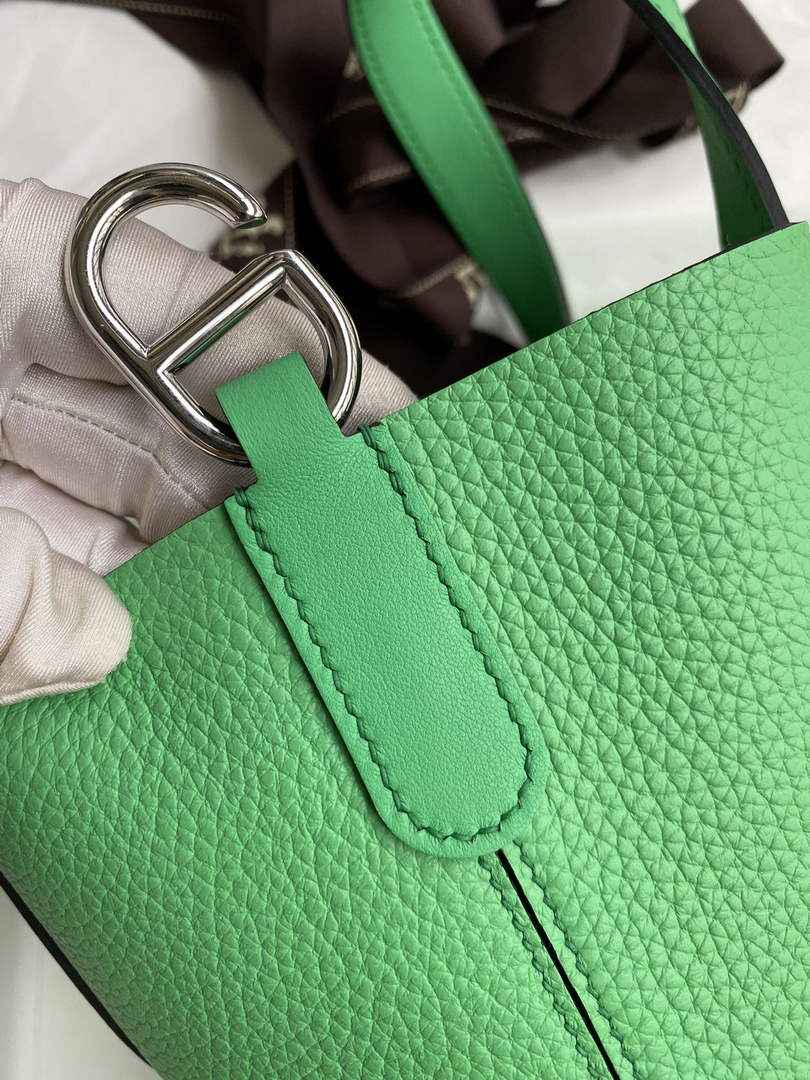 Hermès In-The-Loop 18 Bag Swift Leather H20251823