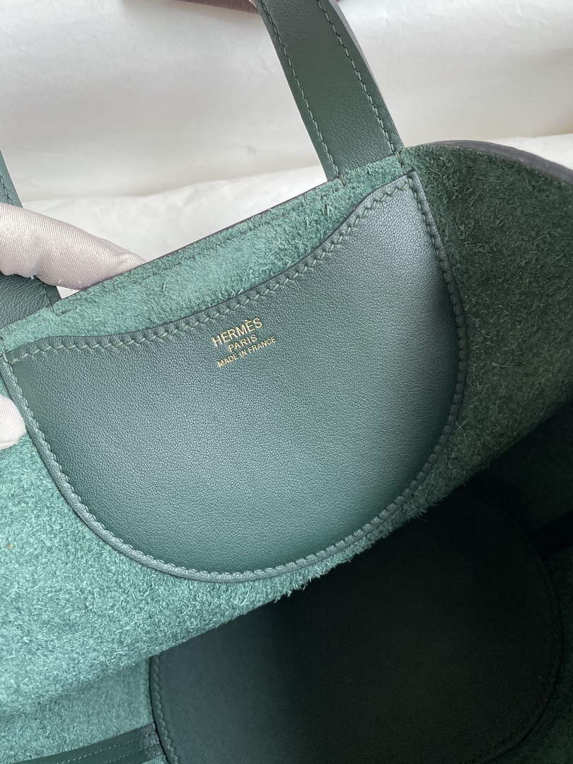 Hermès In-The-Loop 18 Bag Swift Leather H20251824