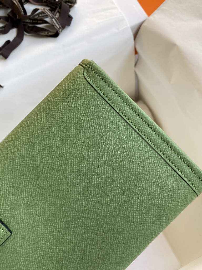Hermes Jige 29 Wallet Clutch In Epsom Leather Light Green