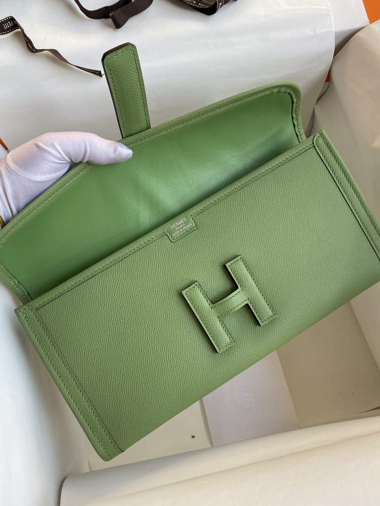 Hermes Jige 29 Wallet Clutch In Epsom Leather Light Green
