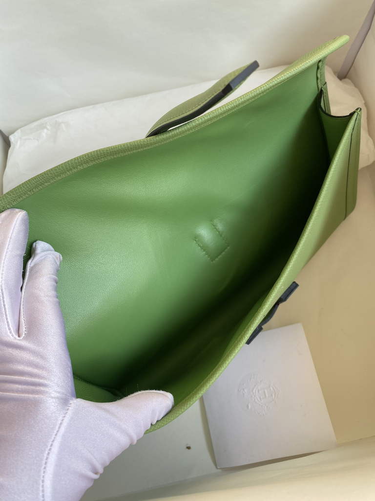 Hermes Jige 29 Wallet Clutch In Epsom Leather Light Green