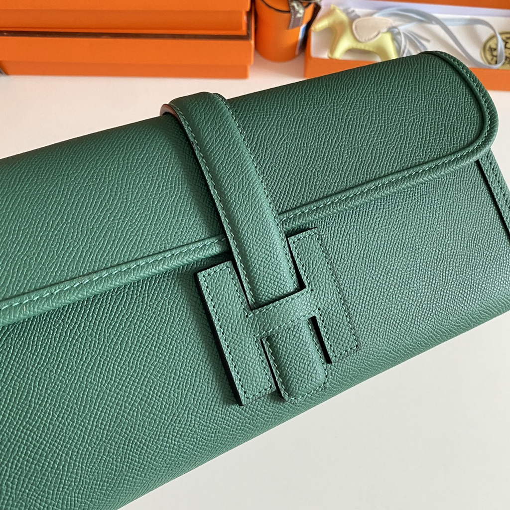 Hermes Jige 29 Wallet Clutch In Epsom Leather Green