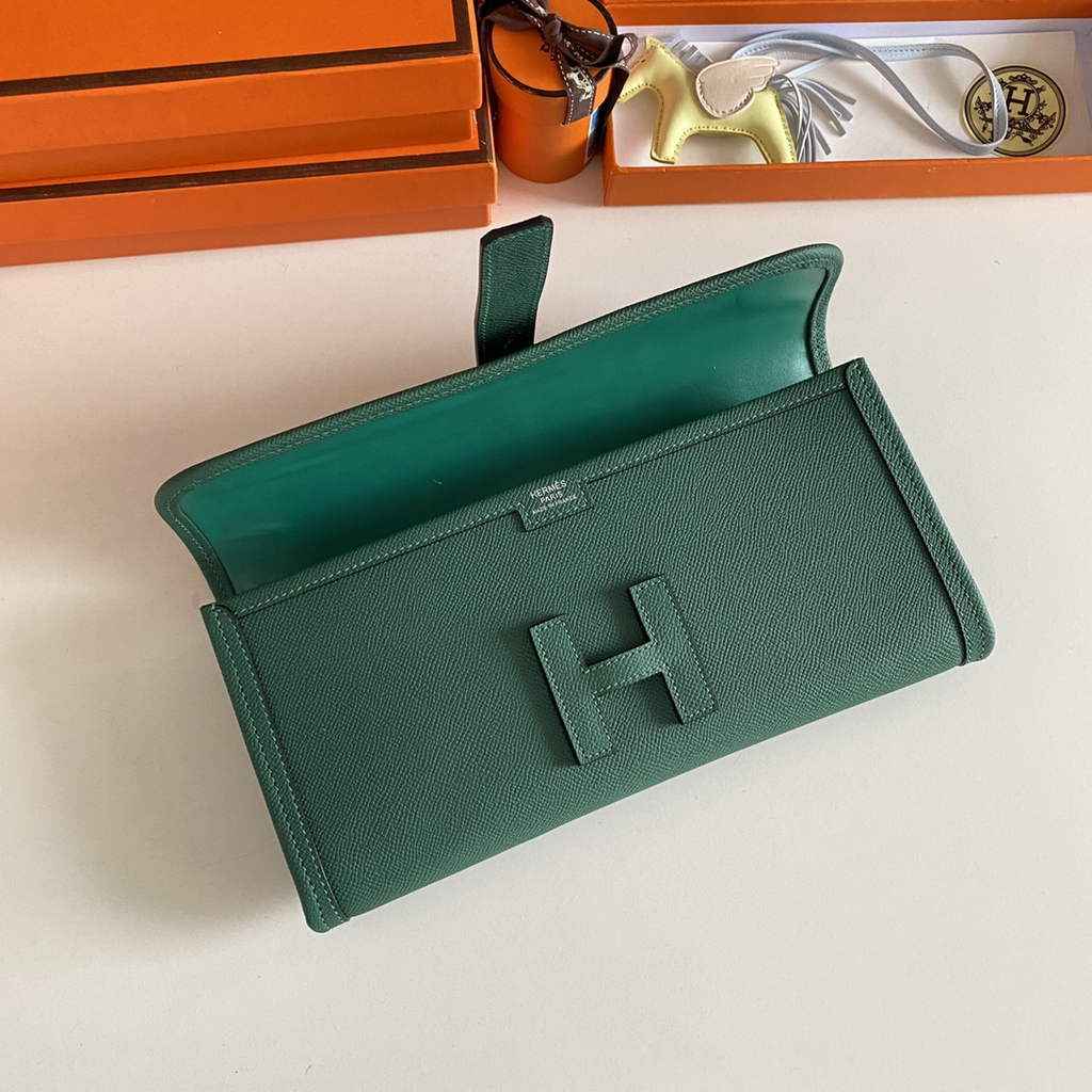Hermes Jige 29 Wallet Clutch In Epsom Leather Green