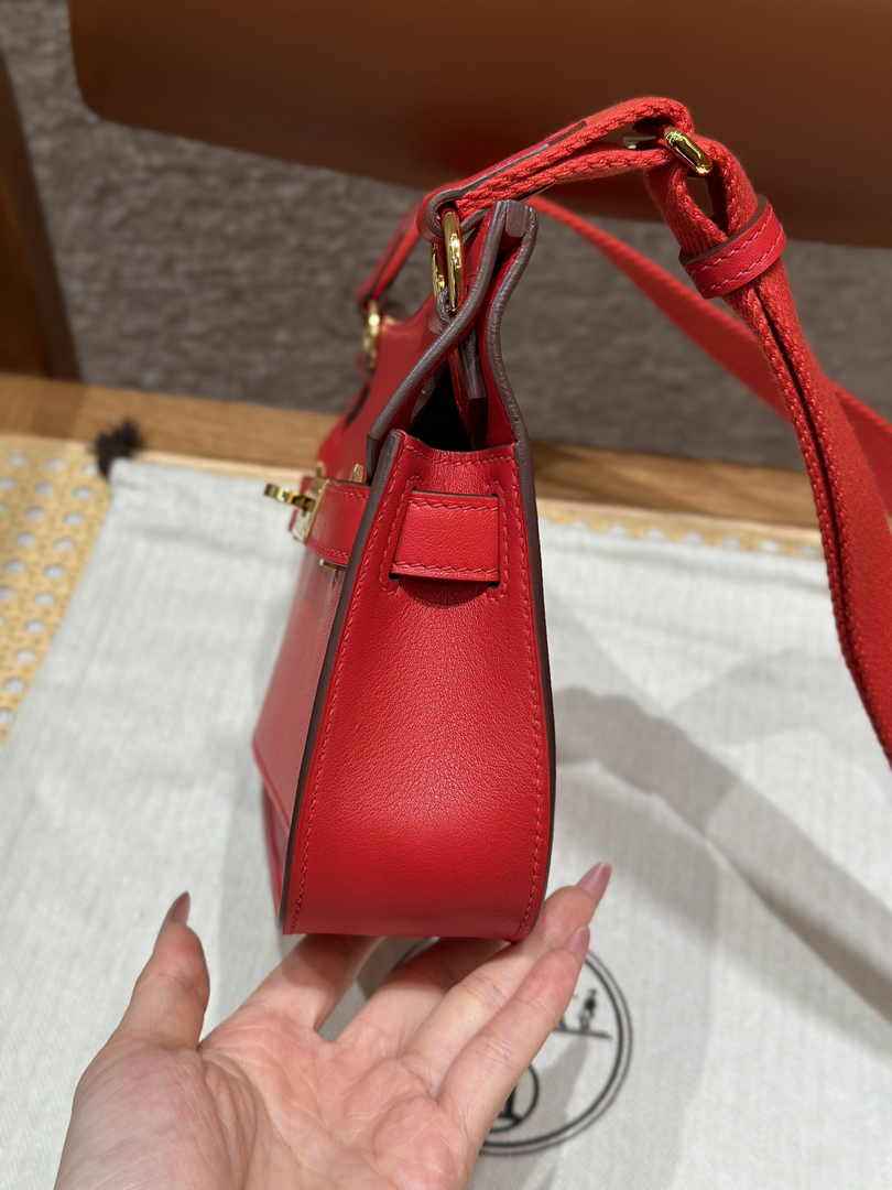 Hermes Jypsiere mini bag Red Swift Leather Gold H25606