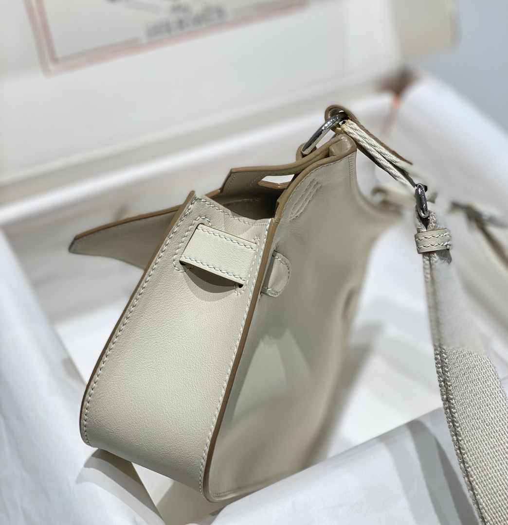 Hermes Jypsiere mini bag White Swift Leather Silver H25607