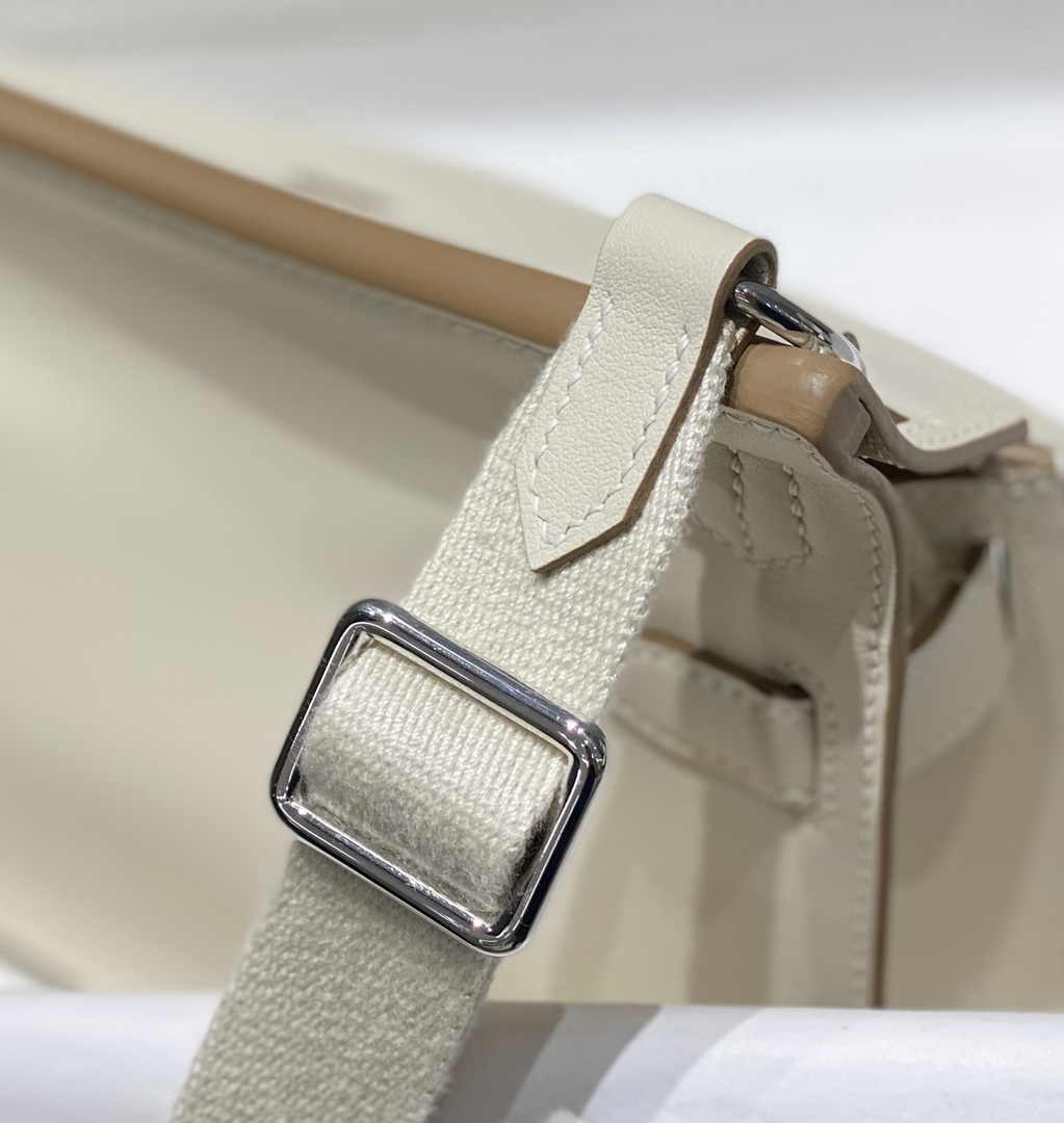 Hermes Jypsiere mini bag White Swift Leather Silver H25607