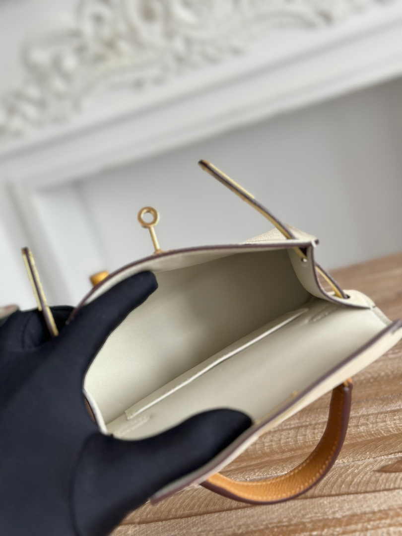 Hermes Kelly Bag 19 Beige Tan Epsom Leather Gold H82301