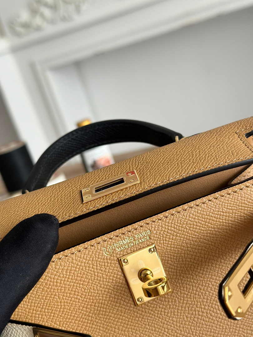 Hermes Kelly Bag 19 Tan Epsom Leather Gold H82306