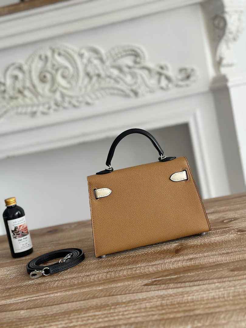Hermes Kelly Bag 19 Tan Epsom Leather Silver H82307