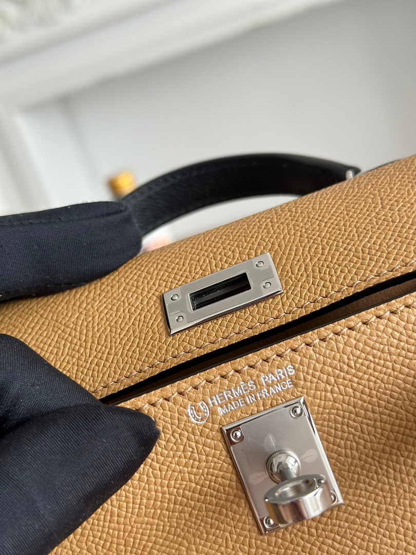Hermes Kelly Bag 19 Tan Epsom Leather Silver H82307