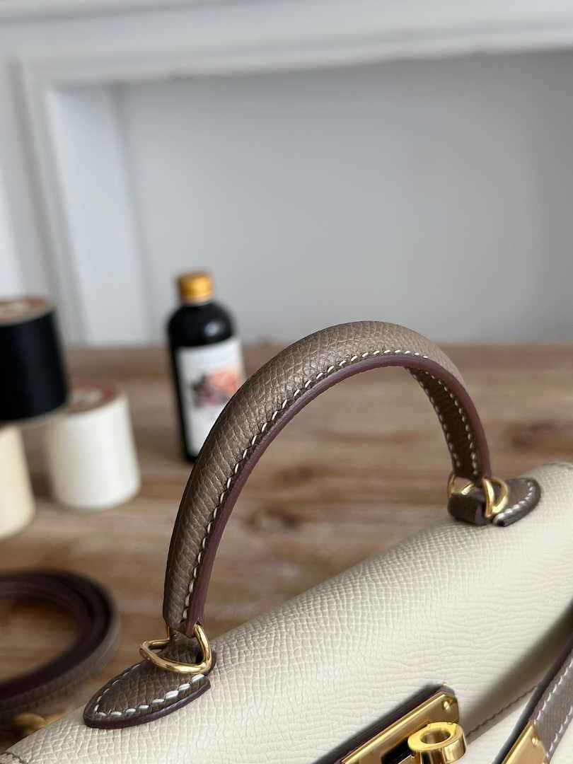 Hermes Kelly Bag 19 Beige Epsom Leather Gold H82309