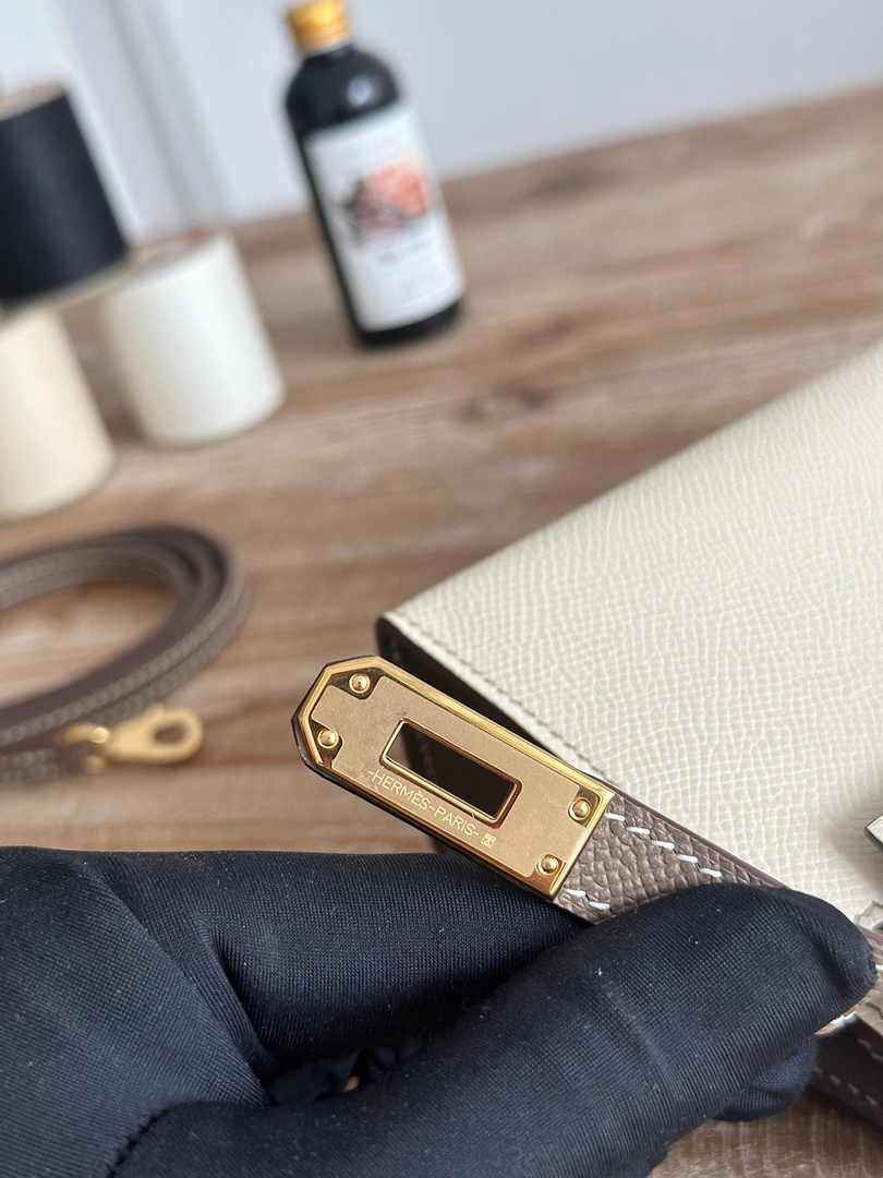 Hermes Kelly Bag 19 Beige Epsom Leather Gold H82309
