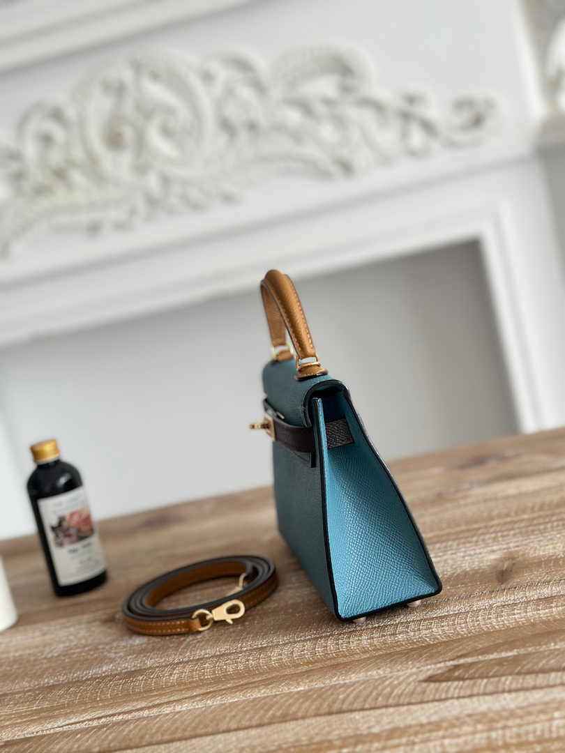 Hermes Kelly Bag 19 Blue Epsom Leather Gold H82310