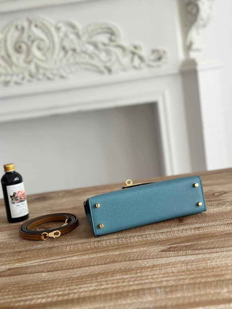 Hermes Kelly Bag 19 Blue Epsom Leather Gold H82310