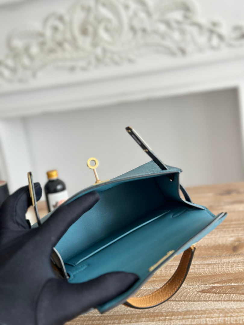 Hermes Kelly Bag 19 Blue Epsom Leather Gold H82310