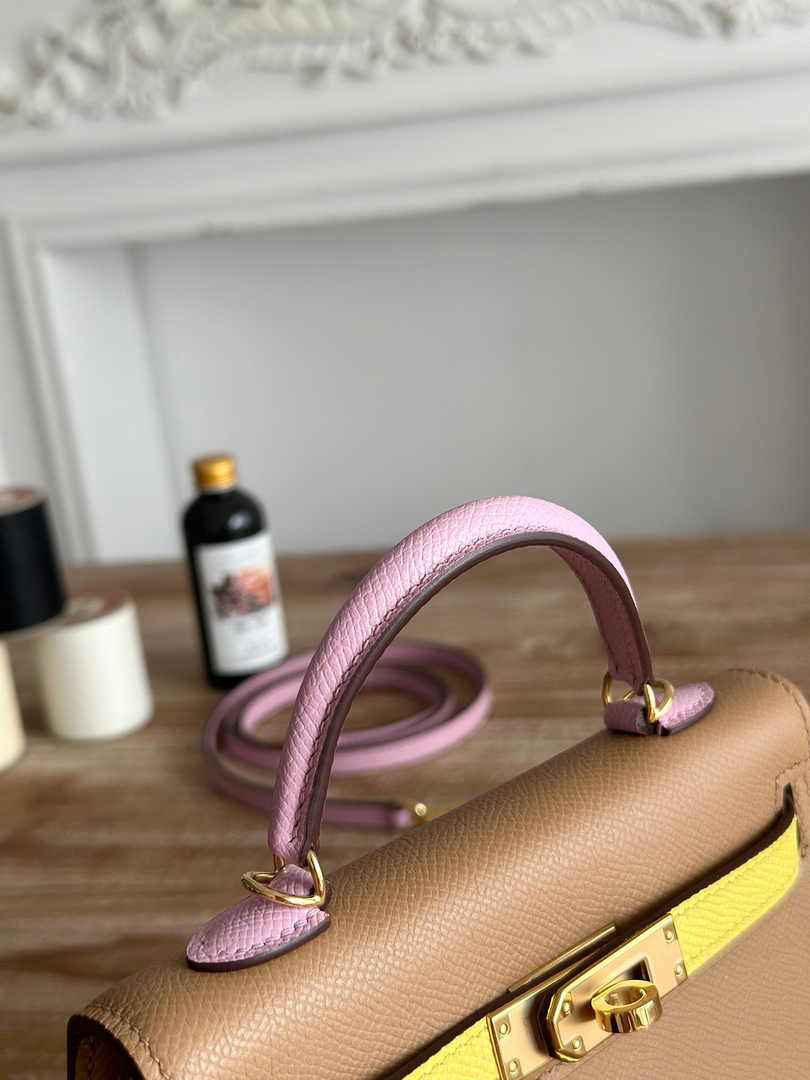 Hermes Kelly Bag 19 Apricot Epsom Leather Gold H82313