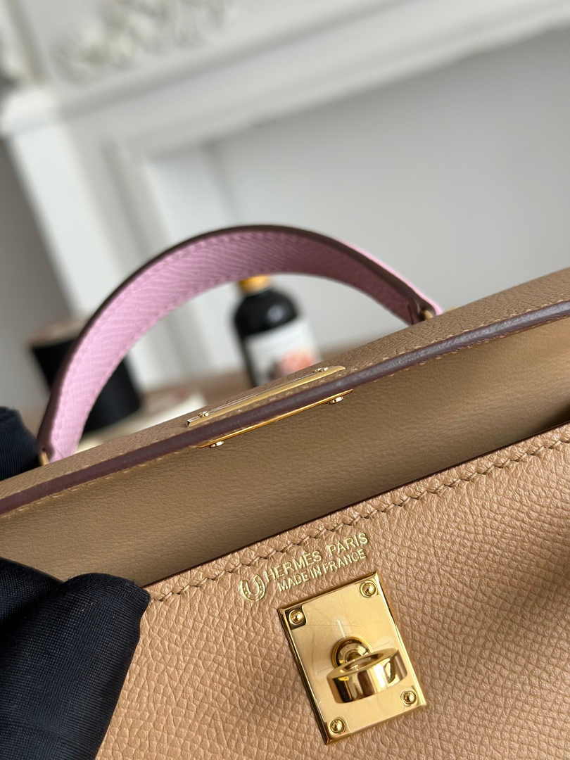 Hermes Kelly Bag 19 Apricot Epsom Leather Gold H82313