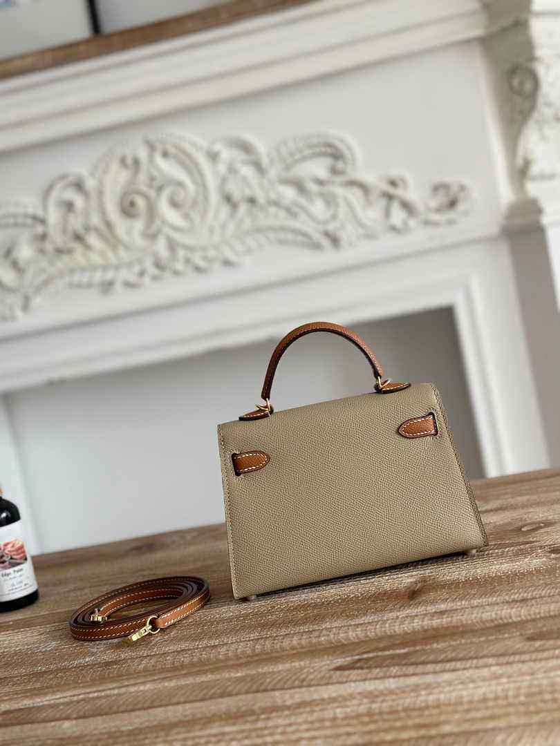 Hermes Kelly Bag 19 Light Gray Epsom Leather Gold H82317