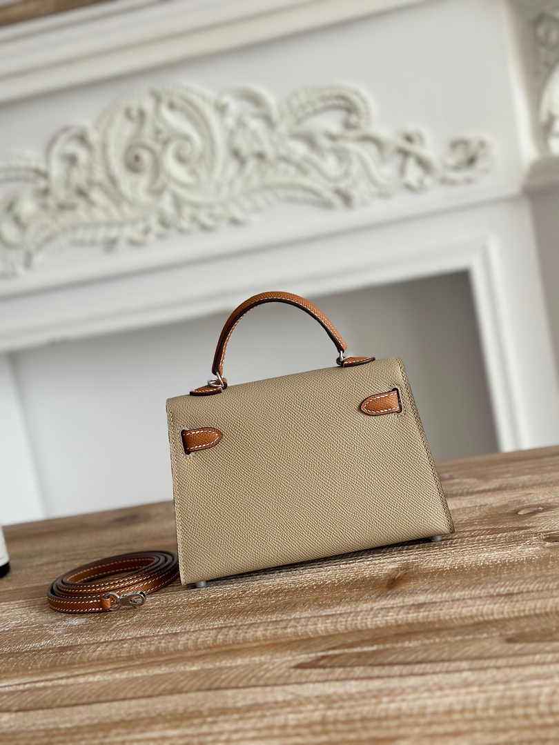 Hermes Kelly Bag 19 Light Gray Epsom Leather Silver H82316