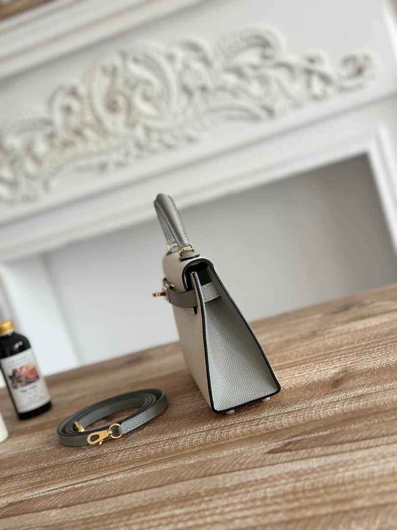 Hermes Kelly Bag 19 Epsom Leather Beige Gold H82330