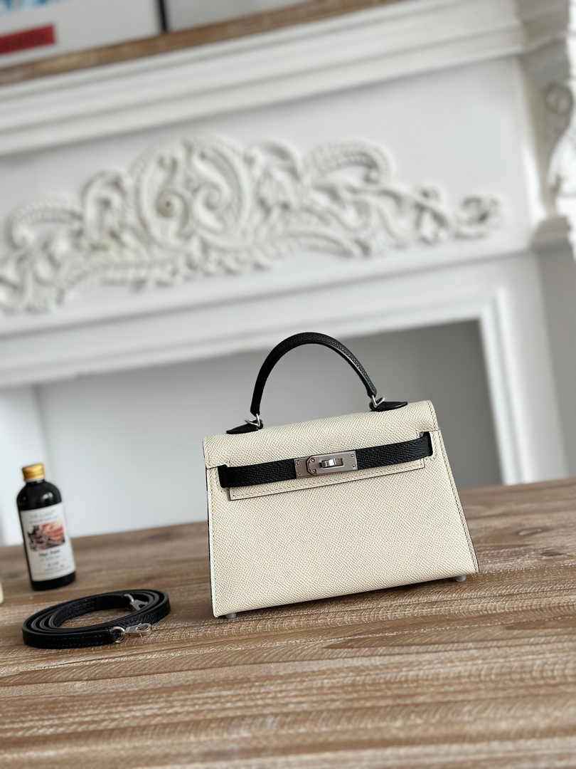 Hermes Kelly Bag 19 Epsom Leather Beige Black Silver H82340