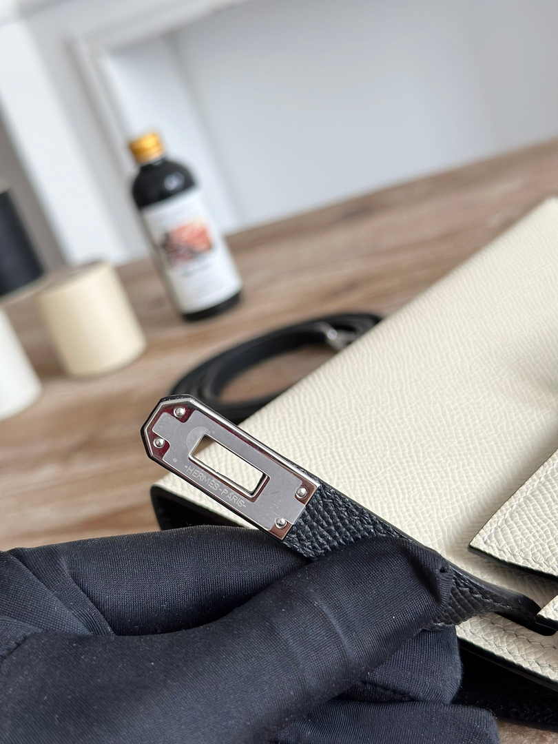 Hermes Kelly Bag 19 Epsom Leather Beige Black Silver H82340