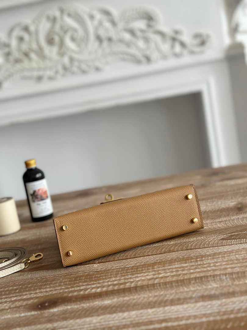 Hermes Kelly Bag 19 Epsom Leather Tan Beige Gold H82350