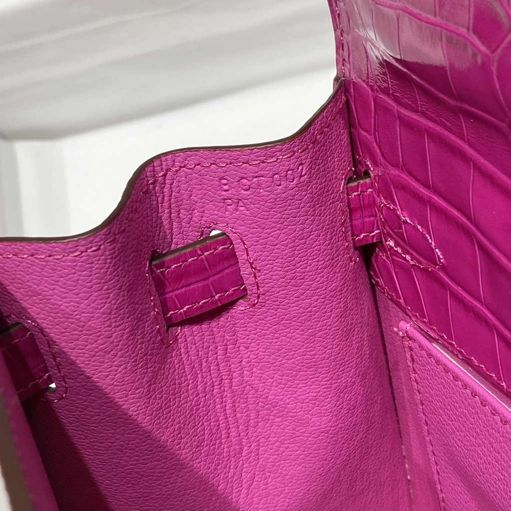 Hermes Kelly Bag 20 Plum Crocodile Leather Gold Hardware H7300